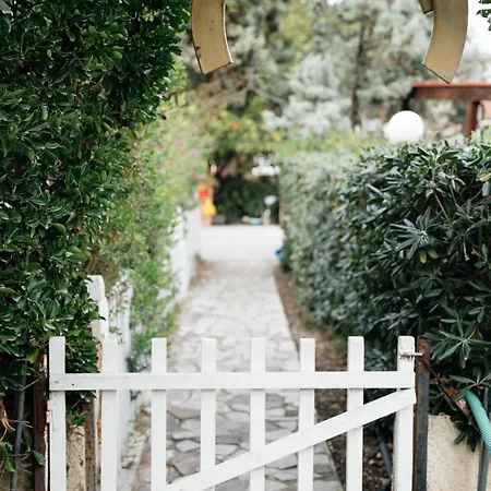 Artemis Kamari (Corinthia)