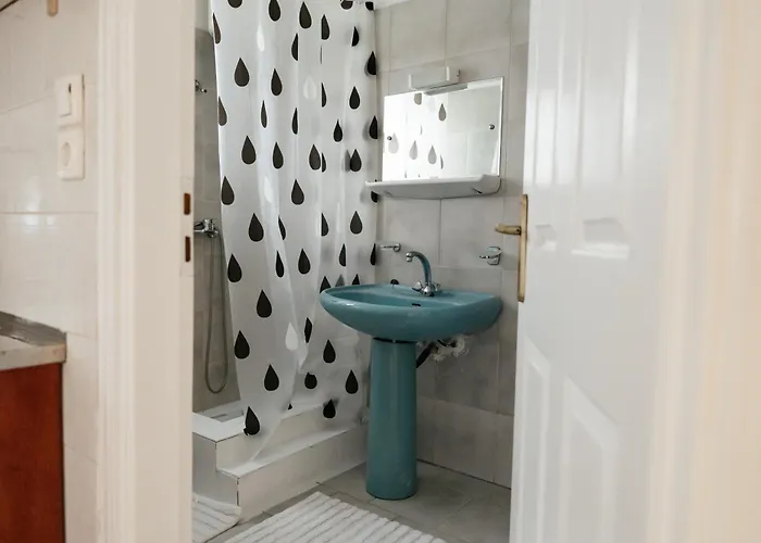 Artemis בית הארחה 3*